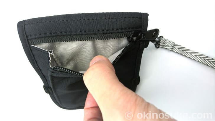 RFIDsafe V100の外側ポケット