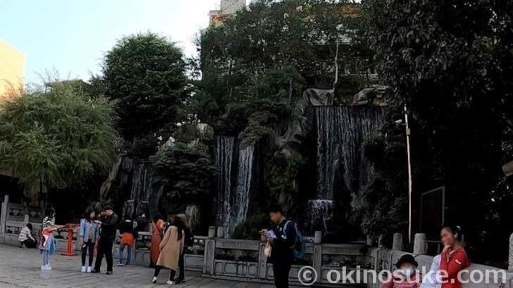 龍山寺の滝