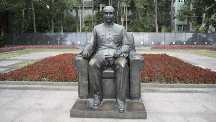 中山公園の孫文の銅像